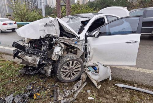 贵阳车祸爆料新闻最新,多车相撞，伤亡情况令人揪心